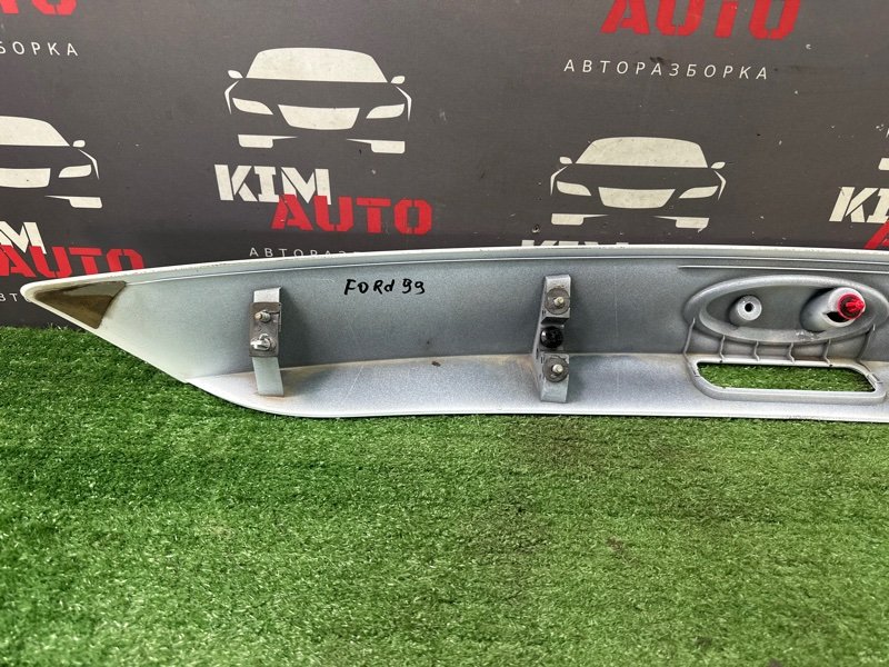 Молдинг крышки багажника Ford Focus 3 HB 2012 CB8