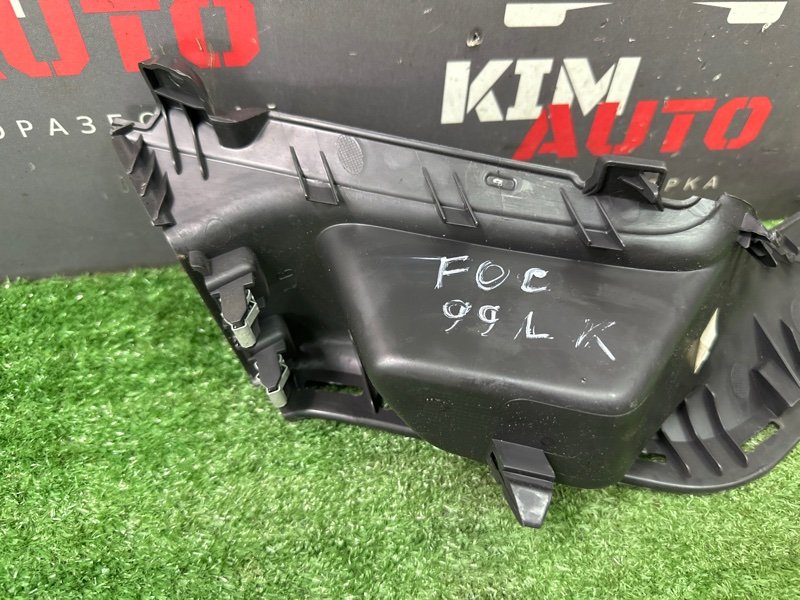 Накладка центральной консоли Ford Focus 3 HB 2012 CB8
