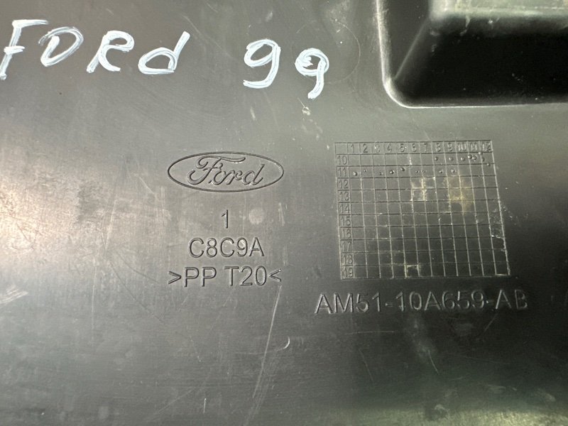 Короб аккумулятора Ford Focus 3 HB 2012 CB8