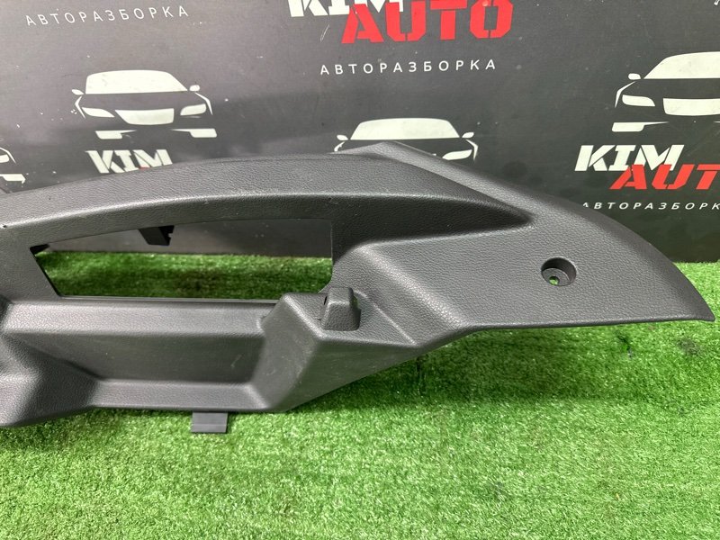 Опора полки багажника Ford Focus 3 HB 2012 CB8