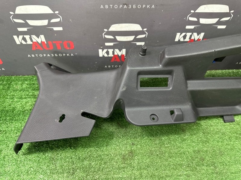 Опора полки багажника Ford Focus 3 HB 2012 CB8