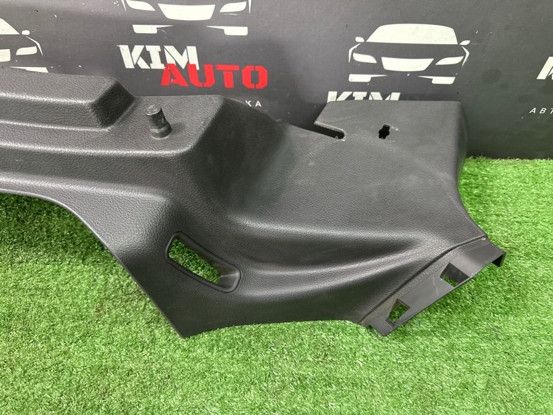 Опора полки багажника Ford Focus 3 HB 2012 CB8