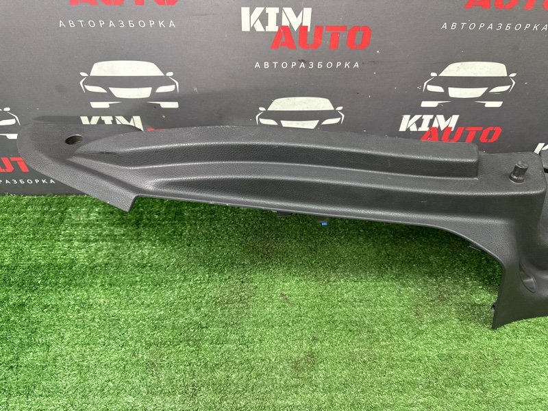Опора полки багажника Ford Focus 3 HB 2012 CB8