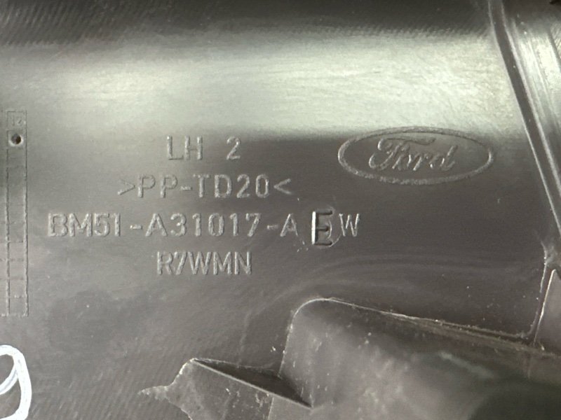 Накладка стойки кузова Ford Focus 3 HB 2012 CB8