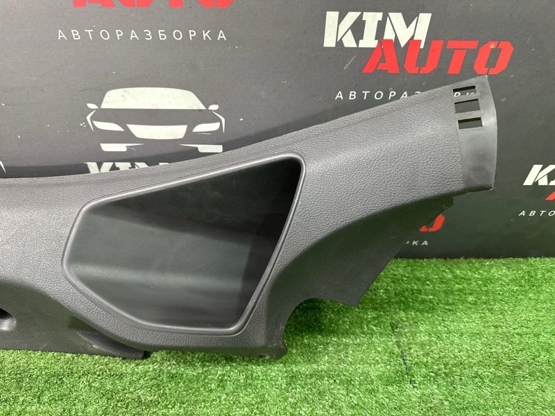 Накладка стойки кузова Ford Focus 3 HB 2012 CB8