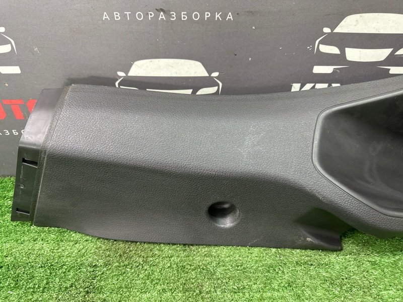 Накладка стойки кузова Ford Focus 3 HB 2012 CB8