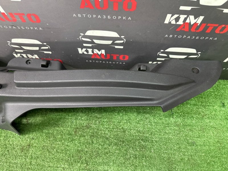 Опора полки багажника Ford Focus 3 HB 2012 CB8