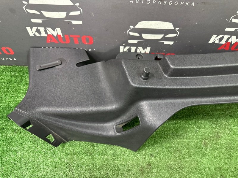 Опора полки багажника Ford Focus 3 HB 2012 CB8