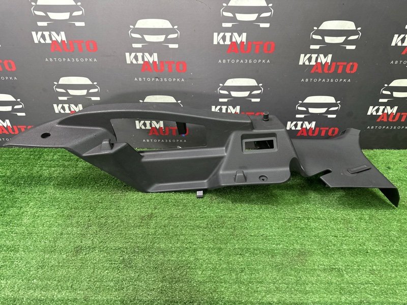 Опора полки багажника Ford Focus 3 HB 2012 CB8