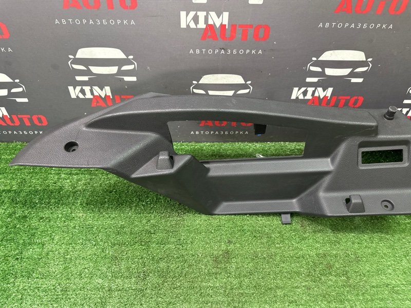 Опора полки багажника Ford Focus 3 HB 2012 CB8