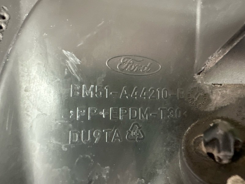 Спойлер крышки багажника Ford Focus 3 HB 2012 CB8