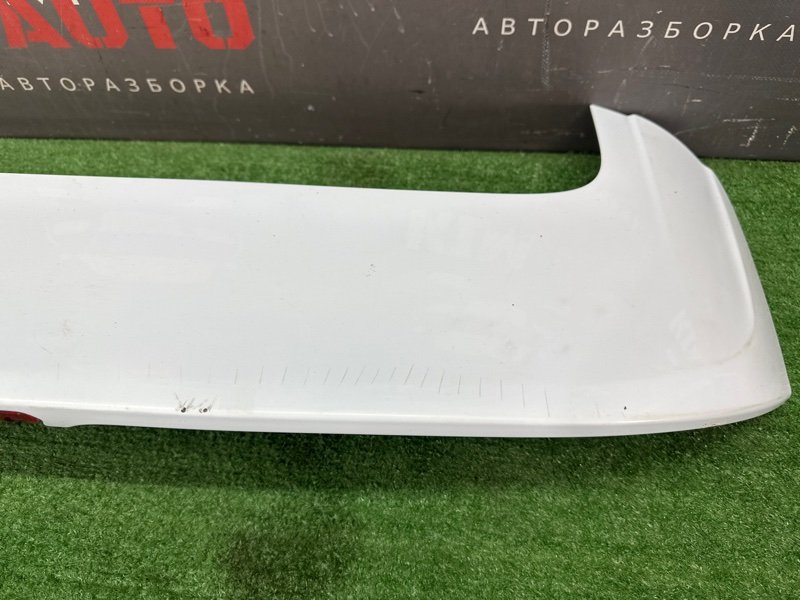 Спойлер крышки багажника Ford Focus 3 HB 2012 CB8