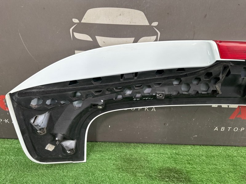 Спойлер крышки багажника Ford Focus 3 HB 2012 CB8