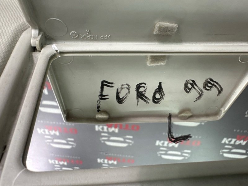 Козырек солнцезащитный Ford Focus 3 HB 2012 CB8