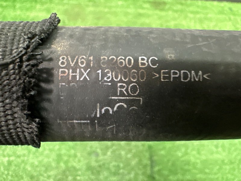 Патрубок радиатора верхний Ford Focus 3 HB 2012 CB8
