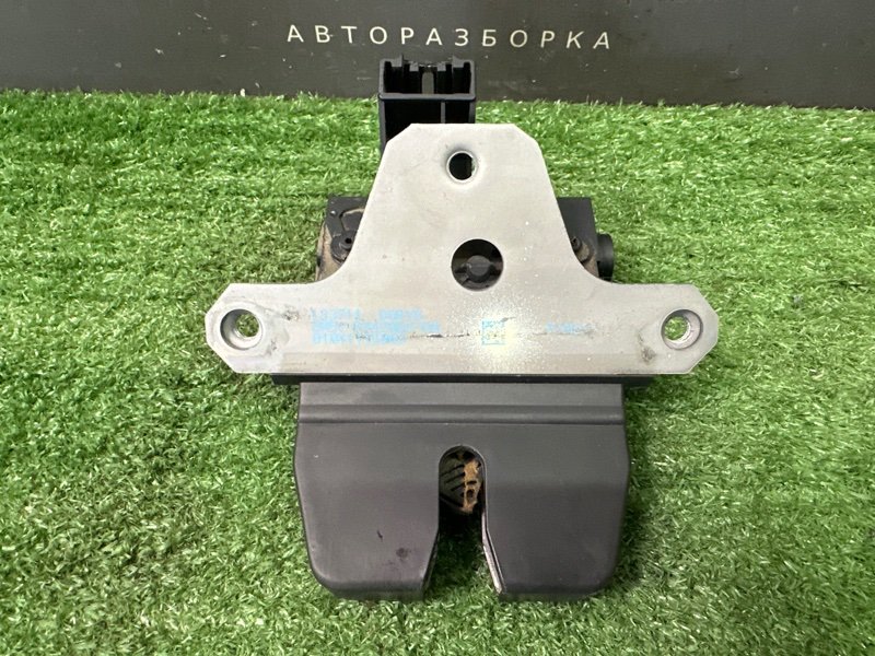 Замок крышки багажника Ford Focus 3 HB 2012 CB8