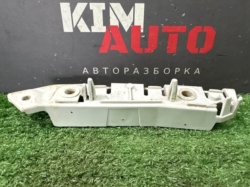 Кронштейн бампера Ford Focus 3 HB 2012 CB8