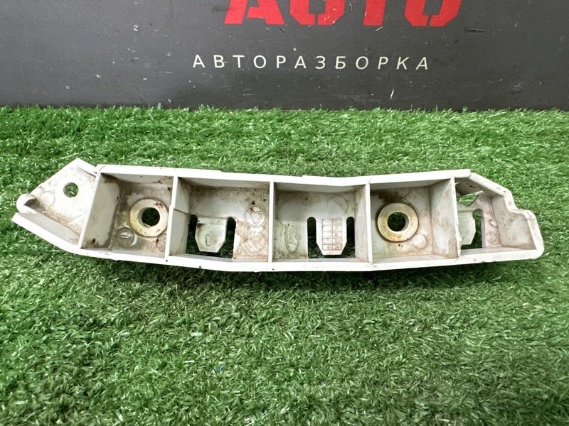 Кронштейн бампера Ford Focus 3 HB 2012 CB8