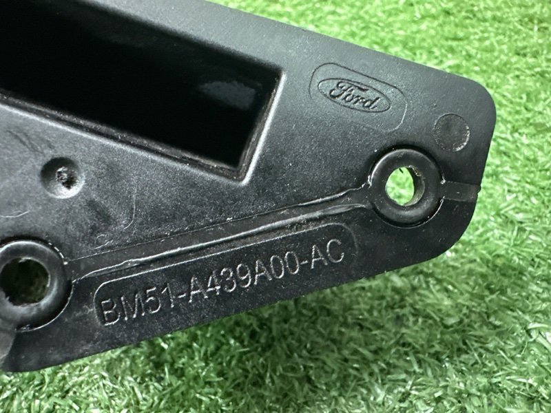 Отбойник крышки багажника Ford Focus 3 HB 2012 CB8