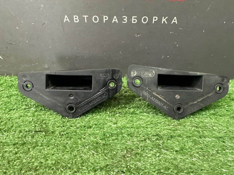 Отбойник крышки багажника Ford Focus 3 HB 2012 CB8
