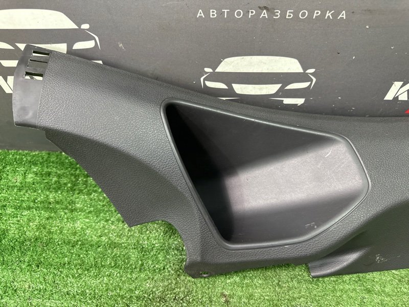 Накладка стойки нижняя Ford Focus 3 HB 2012 CB8