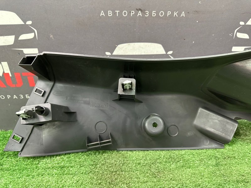 Накладка стойки нижняя Ford Focus 3 HB 2012 CB8