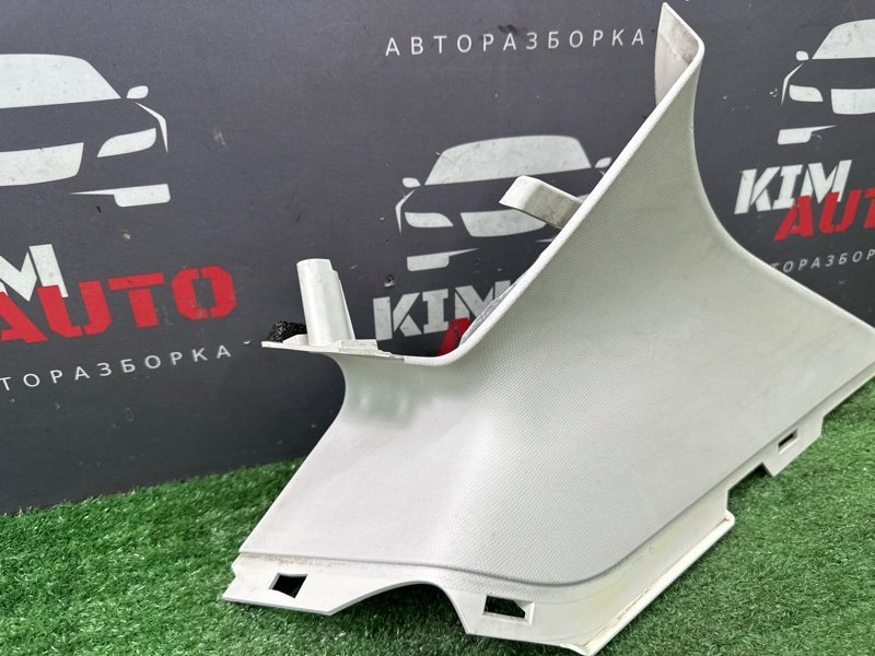 Накладка стойки верхняя Ford Focus 3 HB 2012 CB8
