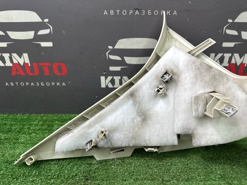Накладка стойки верхняя Ford Focus 3 HB 2012 CB8