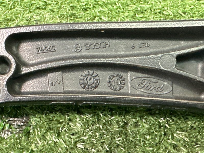 Поводки дворников Ford Focus 3 HB 2012 CB8