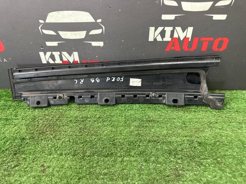 Накладка задней двери Ford Focus 3 HB 2012 CB8