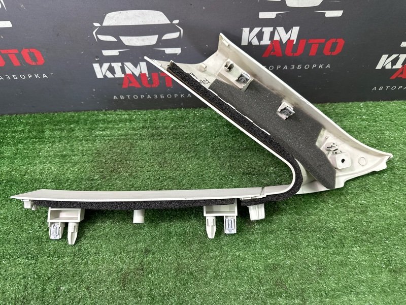 Накладка стойки кузова Ford Focus 3 HB 2012 CB8