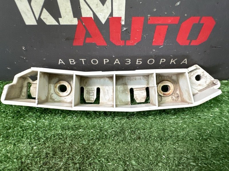 Кронштейн бампера Ford Focus 3 HB 2012 CB8