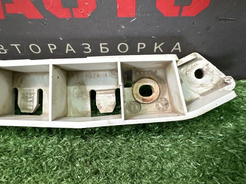 Кронштейн бампера Ford Focus 3 HB 2012 CB8
