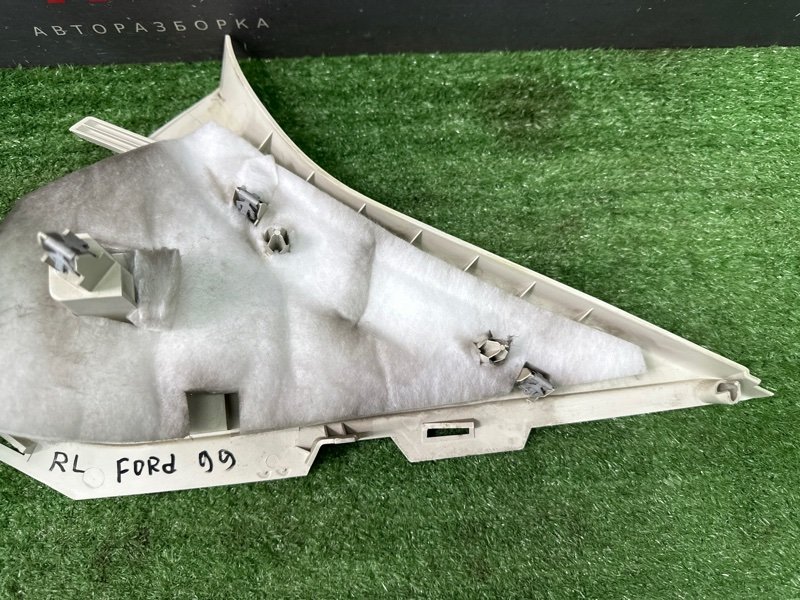 Накладка стойки кузова Ford Focus 3 HB 2012 CB8