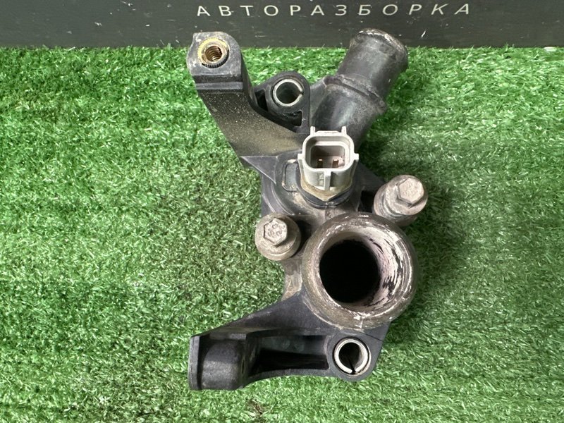 Фланец системы охлаждения Ford Focus 3 HB 2012 CB8