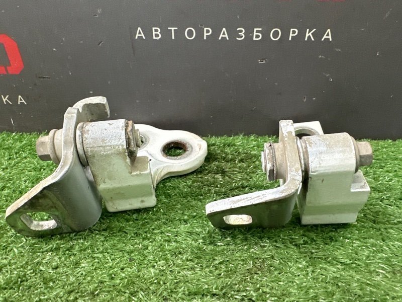 Петли двери Ford Focus 3 HB 2012 CB8