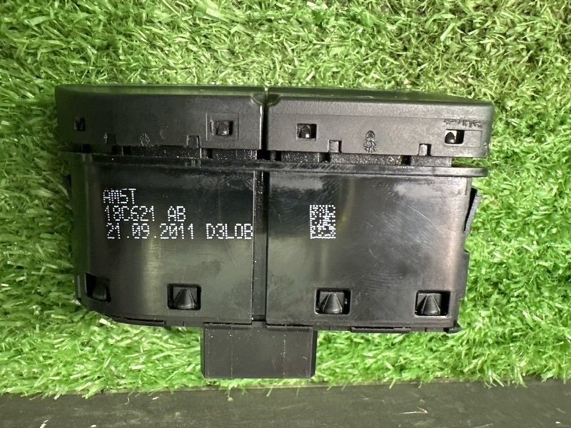 Кнопка обогрева заднего стекла Ford Focus 3 HB 2012 CB8