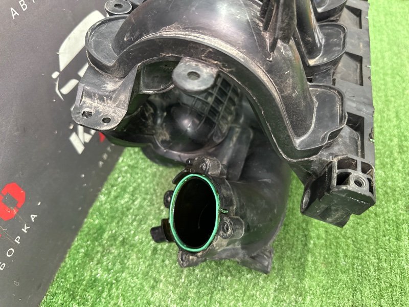 Коллектор впускной Ford Focus 3 HB 2012 CB8