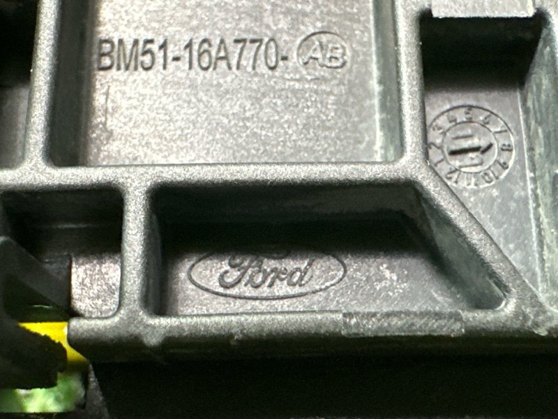 Ручка капота Ford Focus 3 HB 2012 CB8