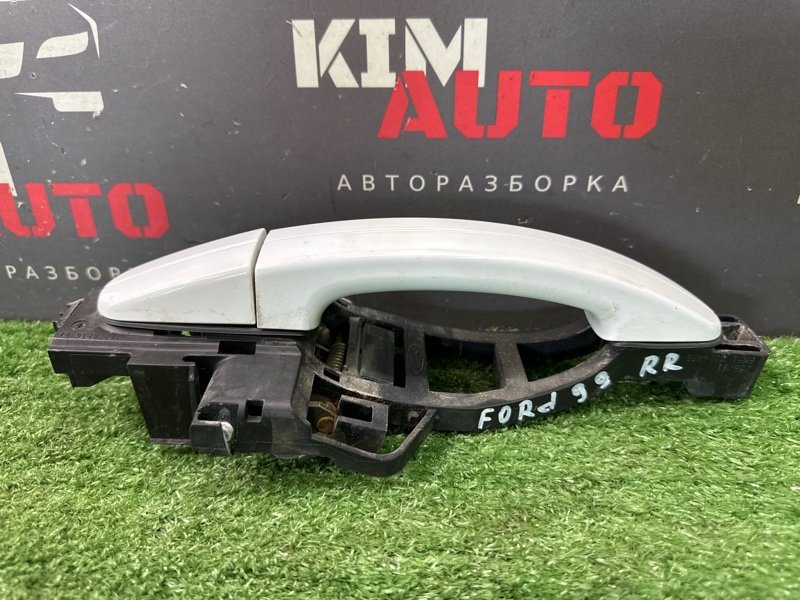 Ручка двери наружная в сборе Ford Focus 3 HB 2012 CB8