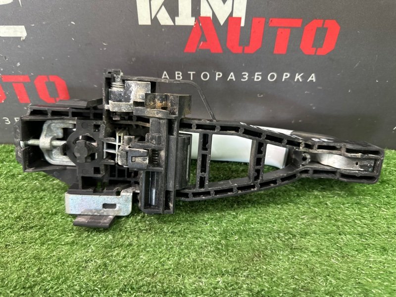 Ручка двери наружная в сборе Ford Focus 3 HB 2012 CB8