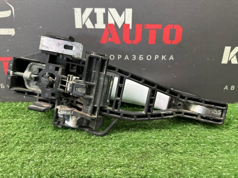Ручка двери наружная в сборе Ford Focus 3 HB 2012 CB8