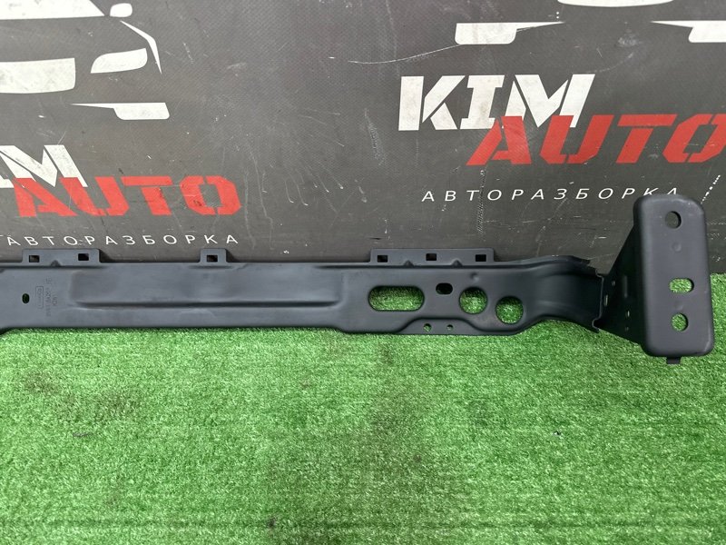 Опора радиаторов Ford Focus 3 HB 2012 CB8