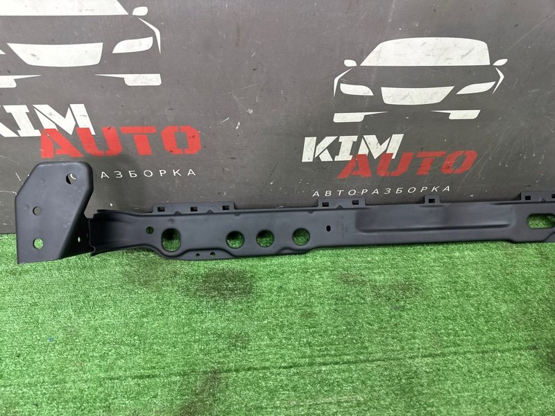 Опора радиаторов Ford Focus 3 HB 2012 CB8