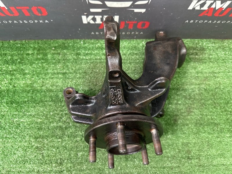Кулак поворотный Ford Focus 3 HB 2012 CB8
