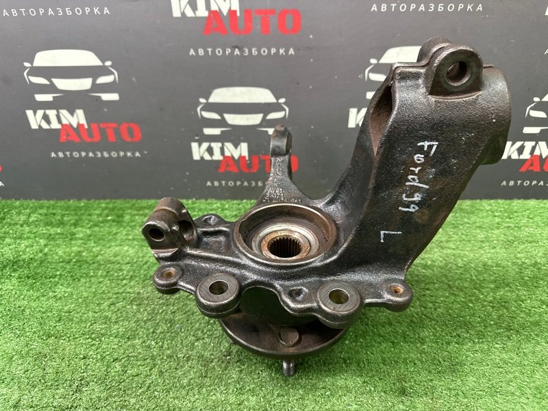 Кулак поворотный Ford Focus 3 HB 2012 CB8