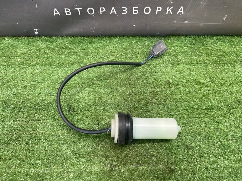Датчик уровня бачка омывателя Kia Ceed 1 2010 ED