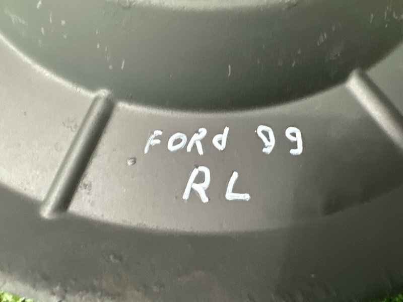 Щитокпыльник тормозного диска Ford Focus 3 HB 2012 CB8