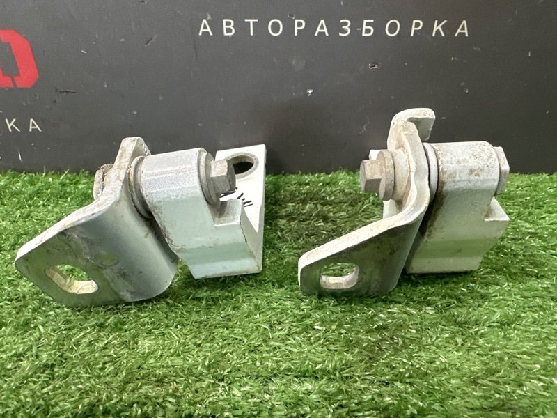 Петли двери Ford Focus 3 HB 2012 CB8