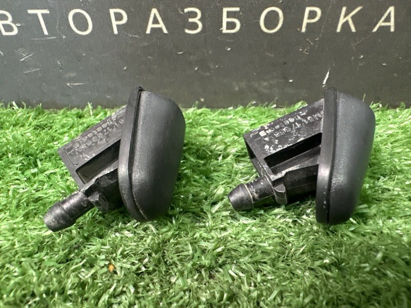 Форсунка стеклоомывателя Ford Focus 3 HB 2012 CB8
